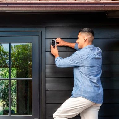 Arlo - Essential 1-Camera Outdoor Wireless HD Security Camera (2nd Generation) With Color Night Vision - White 9 Arlo - Essential 1-Camera Outdoor Wireless HD Security Camera (2nd Generation) With Color Night Vision - White - Image 7