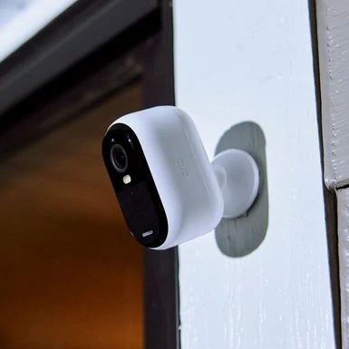 Arlo - Essential 1-Camera Outdoor Wireless HD Security Camera (2nd Generation) With Color Night Vision - White 4 Arlo - Essential 1-Camera Outdoor Wireless HD Security Camera (2nd Generation) With Color Night Vision - White - Image 2