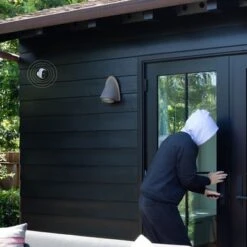 Arlo - Essential 4-Camera Outdoor Wireless 2K Security Camera (2nd Generation) With Yard Sign - White -Techhome Appliances Store cd8b6e0e 642b 5ef9 a21a 6441e9800fa4